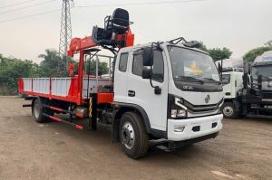 Xe tải Dongfeng gắn cẩu Unic 8 tấn 5 đốt